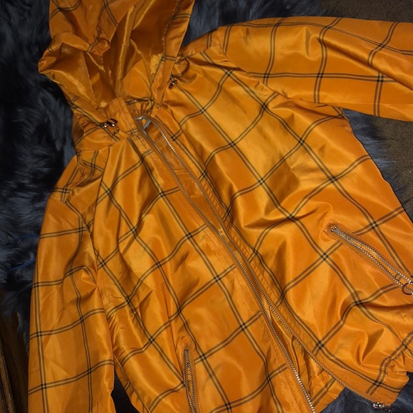 Orange jacket - Picture 2 of 5
